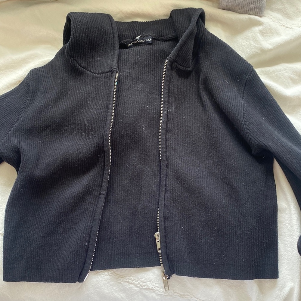 Double zipper cropped sweater with hood
